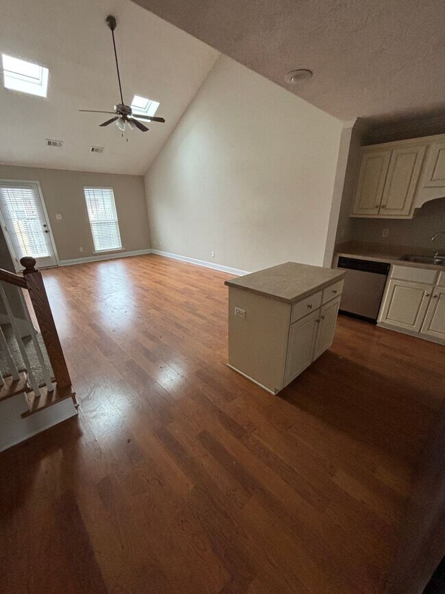 Foto del edificio - 941 Bryan Cir