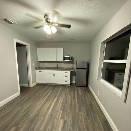 Building Photo - 7724 Brettonwood Dr