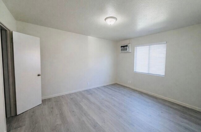 Primario - 15247 Acre St