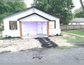 Building Photo - 408 Bowen Ave