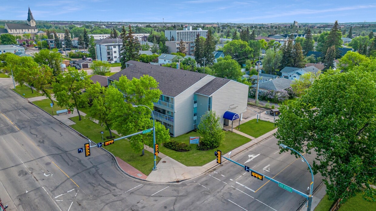 Building Photo - 10201-10108 108 Ave