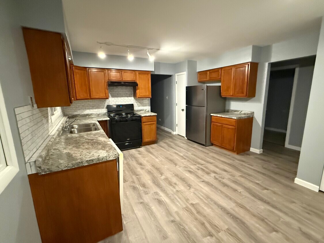 Foto del edificio - 18329 West St