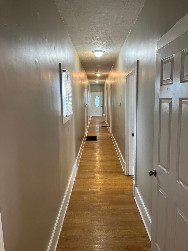 Building Photo - 1432 S Hancock St