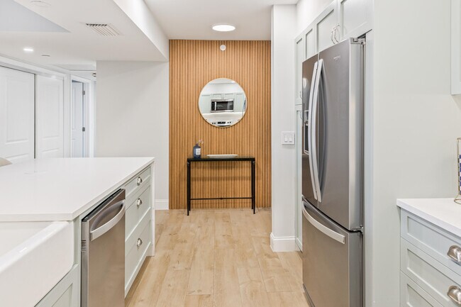 Building Photo - 4748 S Ocean Blvd