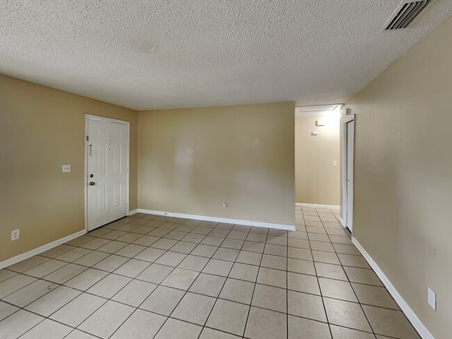 Building Photo - MOVE IN SPECIAL!!! 3/2 Home