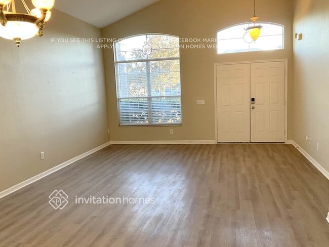 Building Photo - 264 Tavestock Loop