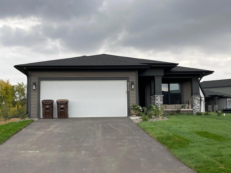 Foto principal - 5399 Robinwood Ct