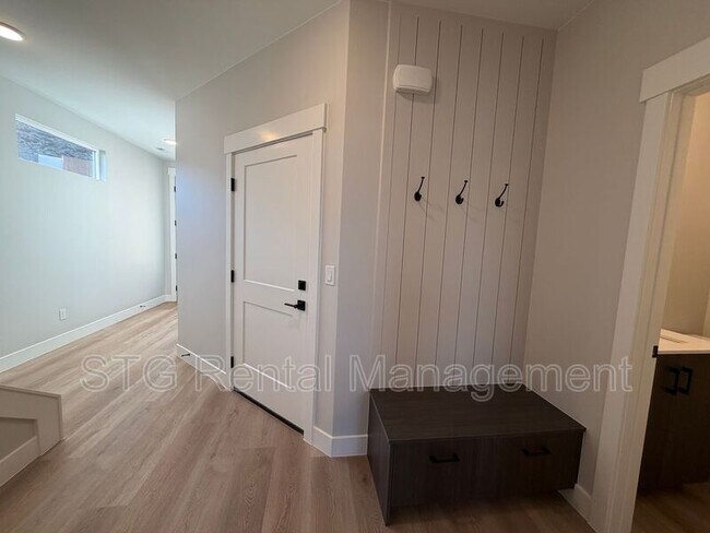 Building Photo - 608 Hemsworth Ln