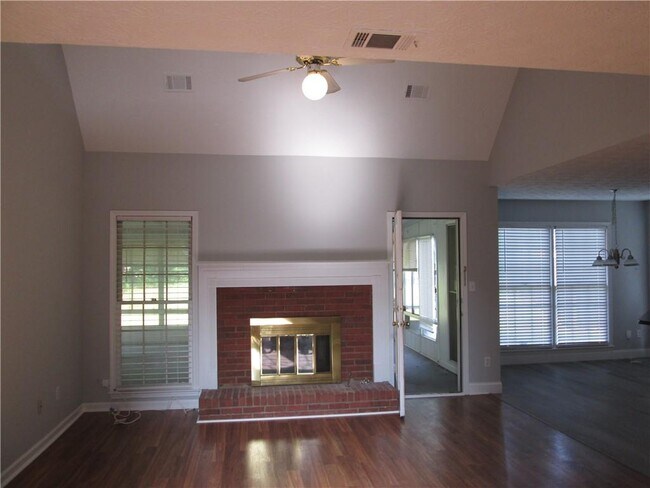 Building Photo - 1040 Brandon Ln