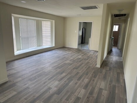 Foto del edificio - 2318 Kingsdale Dr