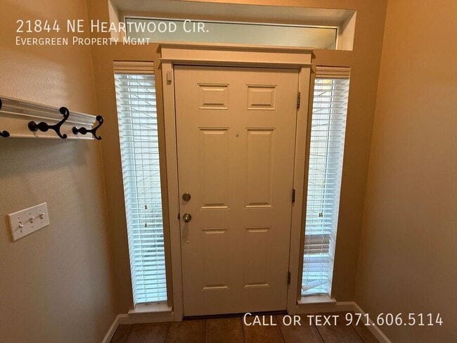 Building Photo - 21844 NE Heartwood Cir