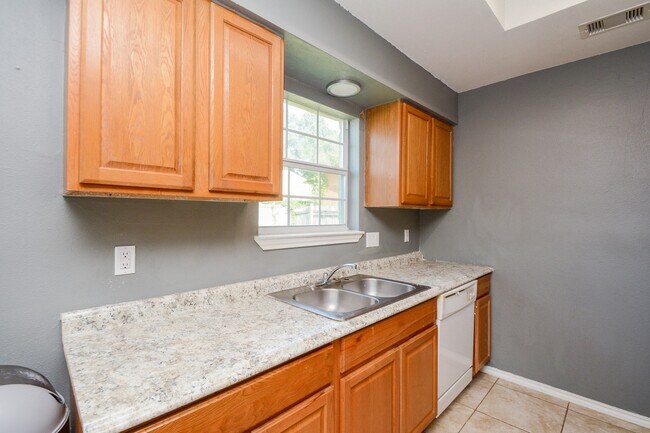 Foto del edificio - 8607 Crystal Cove Ct