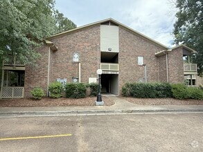 Building Photo - 4975-4977 7 Pine Cir