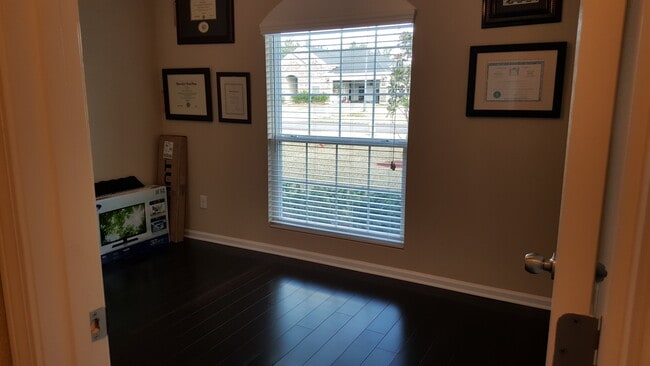 Building Photo - 3971 White Pelican Way, 32068
