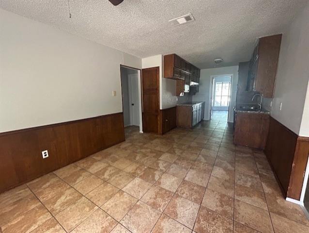 Foto del edificio - 2106 Overbrook Dr