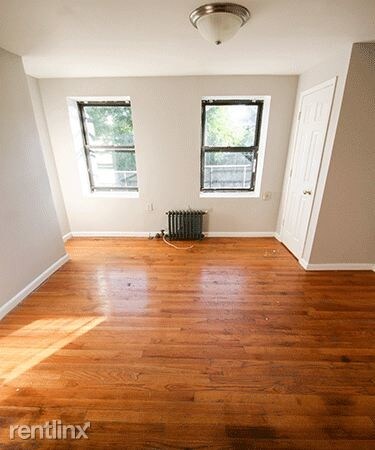 Studio, 1 bath - 520 E 5th St - Studio, 1 bath  - 520 E 5th St