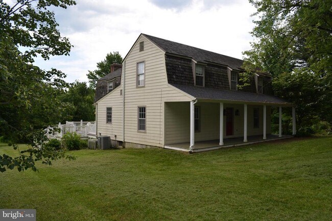 Foto del edificio - 15537 Carroll Rd
