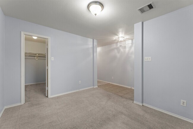 Building Photo - 11745 Logan Ridge Dr