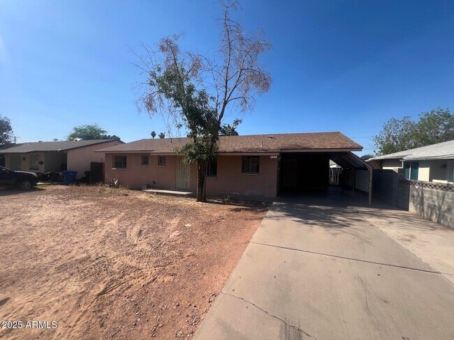 Building Photo - 1237 E Vine Ave