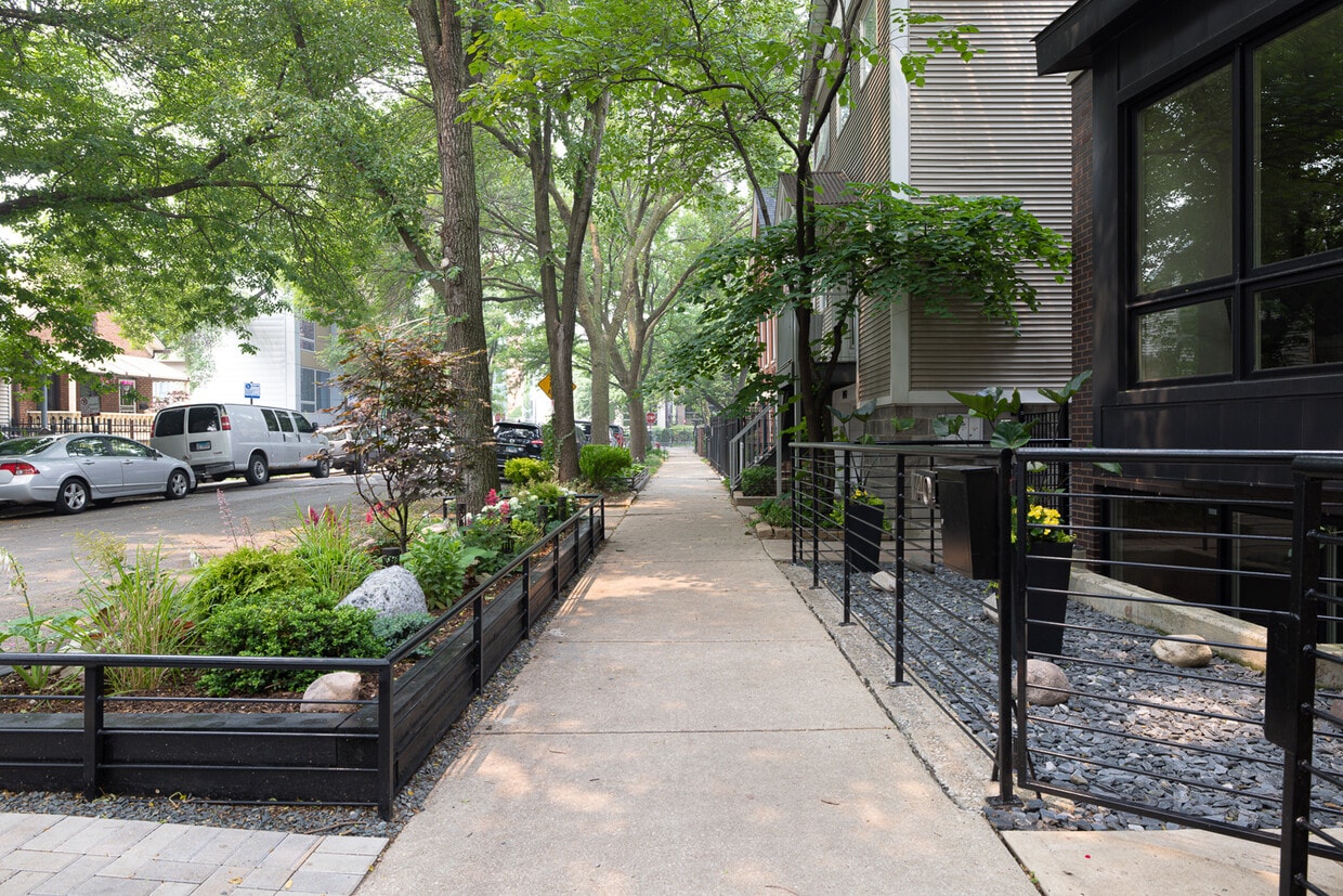 Foto principal - 1742 W Crystal St