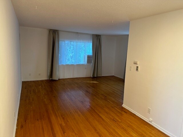 Foto del edificio - 1610 N Martel Ave