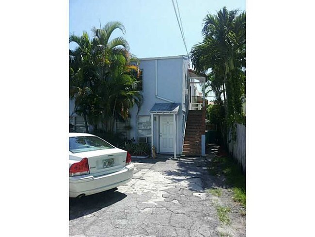 Other - 830 W 40th St