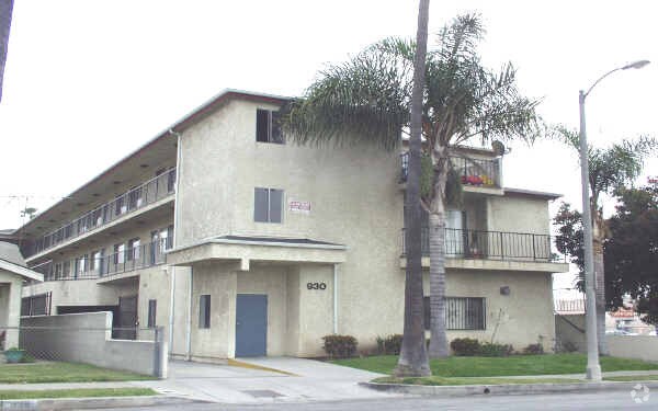Foto del edificio - 930 N Marine Ave