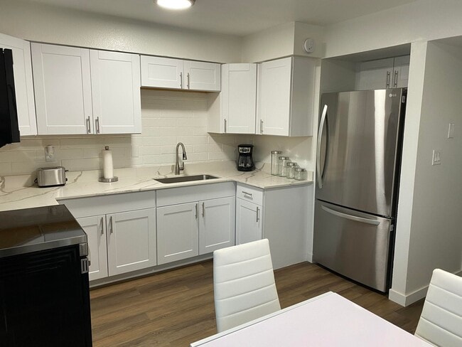 Kitchen - Dobbins Place