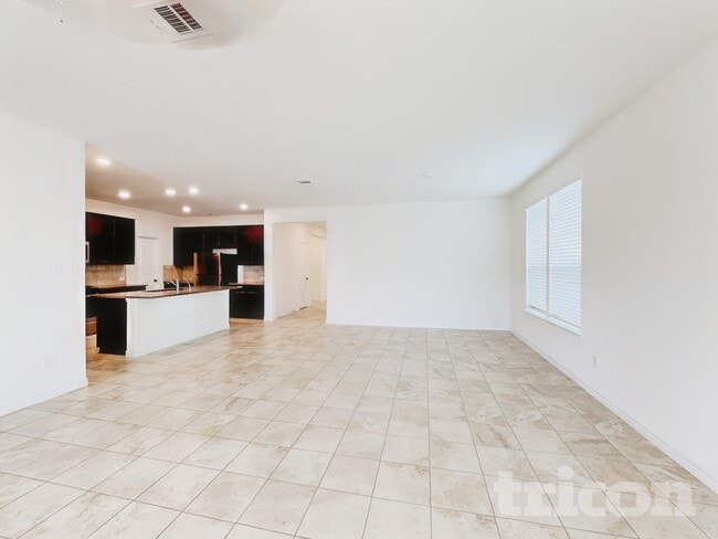 Building Photo - 2604 Wheeler Ave