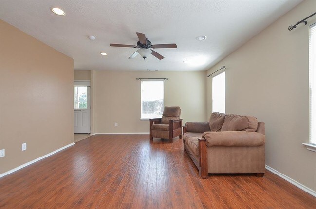 Building Photo - 6631 Colonial Rose Ln