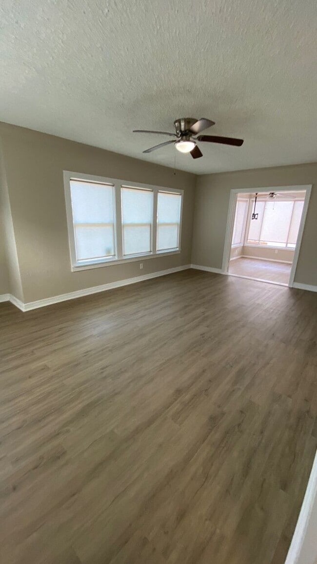 Building Photo - NOW AVAILABLE! - 2610 13TH AVE N, ST PETER...