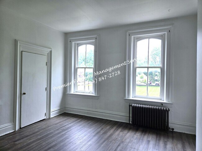 Foto del edificio - 415 N Main St
