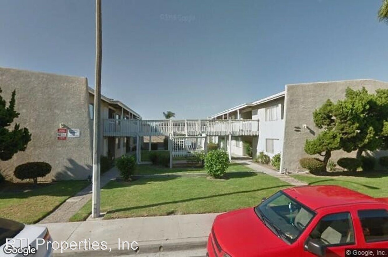 Primary Photo - 521 W 218th Pl