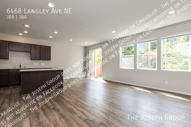 Foto del edificio - 6468 Langley Ave NE