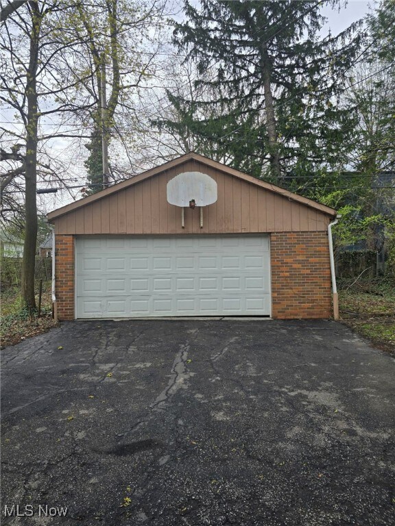 905 Selwyn Rd Cleveland Heights, OH 44112 – photo 2