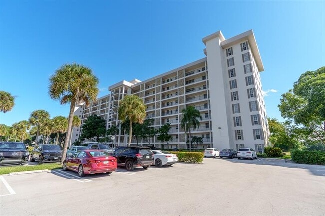 Foto del edificio - 3050 N Palm Aire Dr