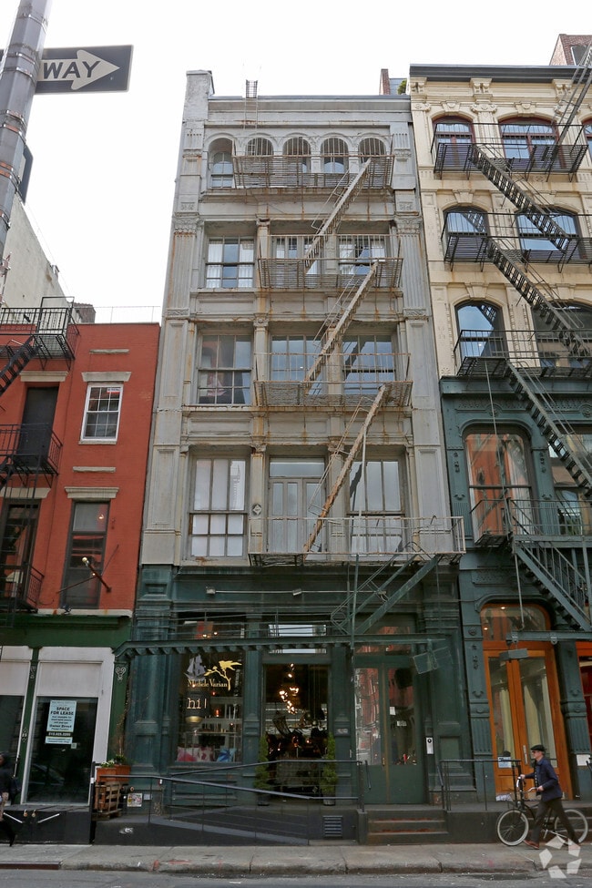 Building Photo - 27 Howard St