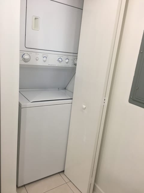 Foto del edificio - 335 S Biscayne Blvd