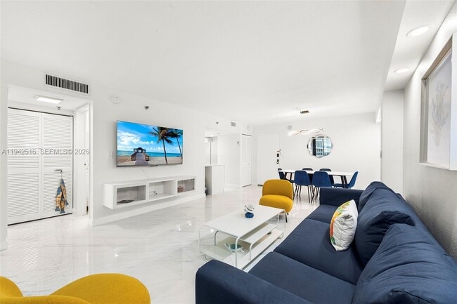 Foto del edificio - 2401 Collins Ave