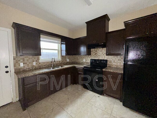 Foto del edificio - 2601 E Garfield Ave