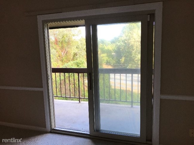 Building Photo - 5414 Valley Green Dr