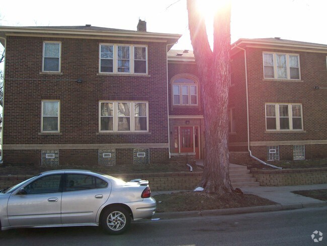 Building Photo - 3547-3549 10th Ave S