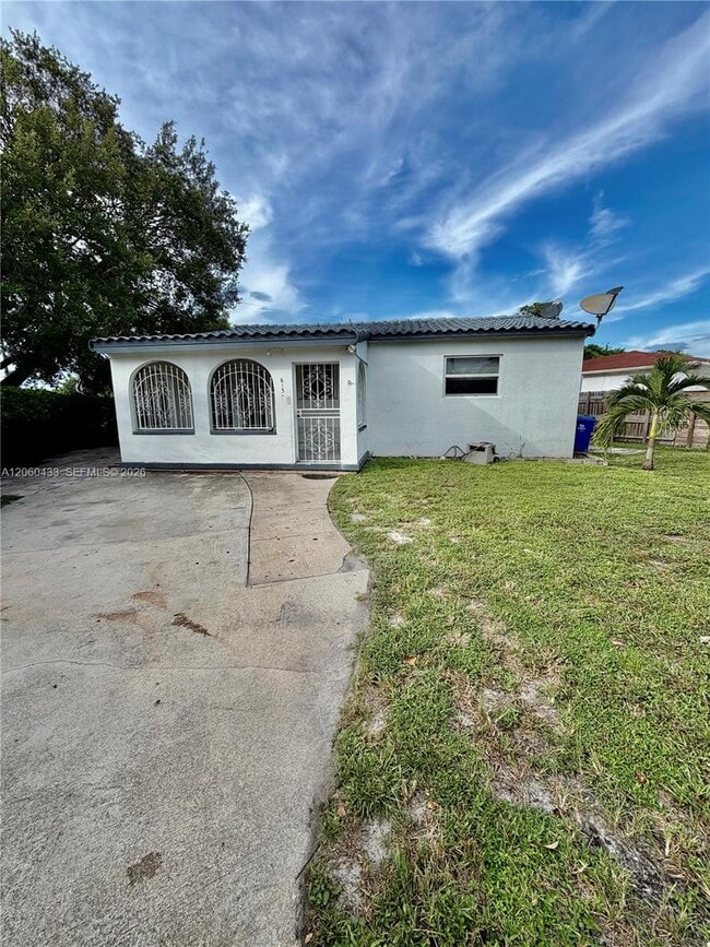 Building Photo - 6137 SW 20th Ct