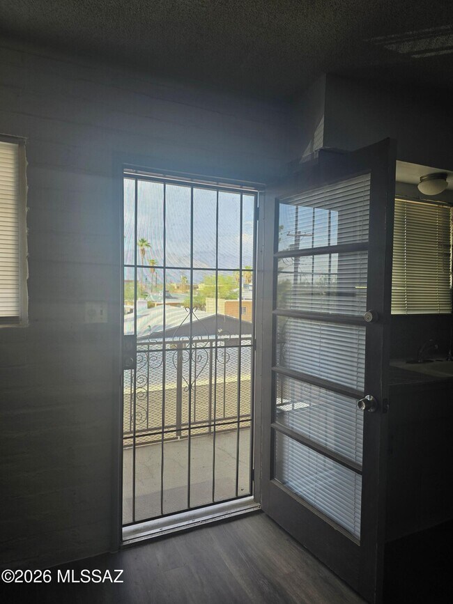 Foto del edificio - 3507 E 3rd St