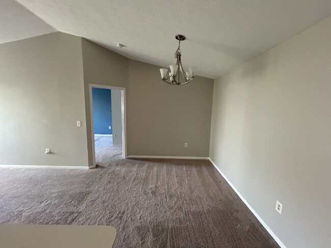 Foto del edificio - 6680 Wareham Ct