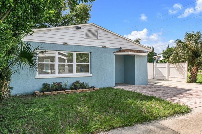 Building Photo - 3 br, 2 bath House - 2924 N 18TH STREET