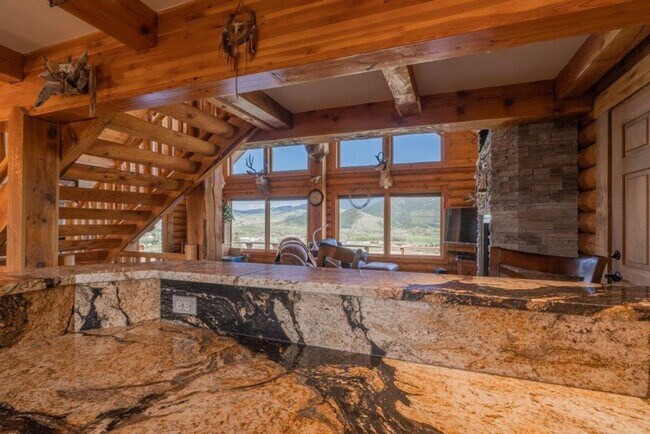 Building Photo - 13 Lookout Trail