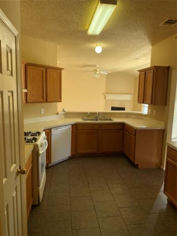 Building Photo - 1410 Deville Cir