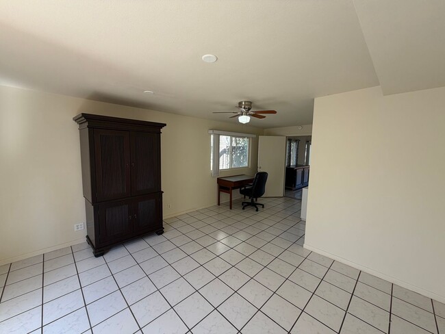 Building Photo - 42 Waikalani Pl