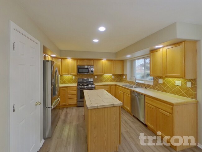 Foto del edificio - 7048 Sungold Dr